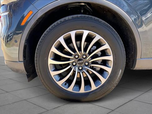 Used 2023 Lincoln Aviator Reserve w/ Equipment Group 201A image 11