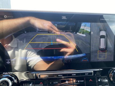 Used 2021 Toyota Highlander Platinum image 22