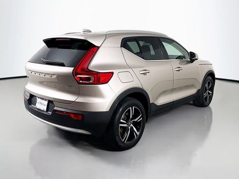 Used 2023 Volvo XC40 B5 Plus w/ Climate Package AWD/4WD image 9