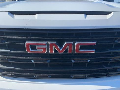 New 2026 GMC Sierra 1500 Elevation image 10