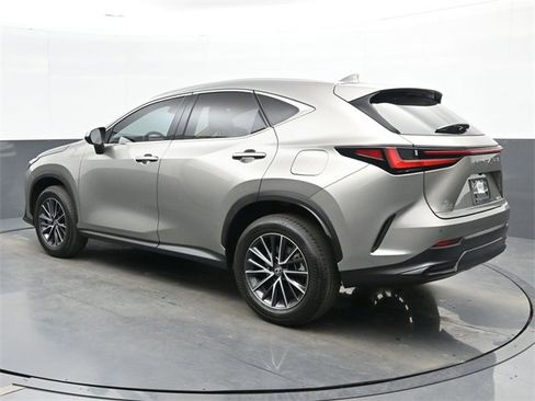 Used 2025 Lexus NX 250 FWD w/ Premium Package image 6