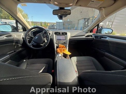 Used 2020 Ford Fusion SE AWD/4WD image 12