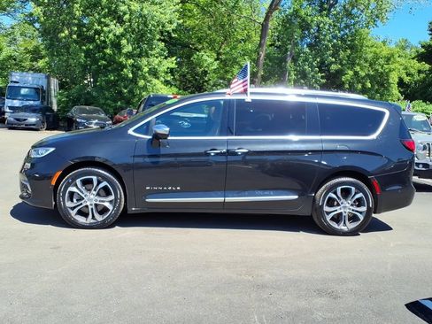 Used 2022 Chrysler Pacifica Pinnacle AWD/4WD image 20