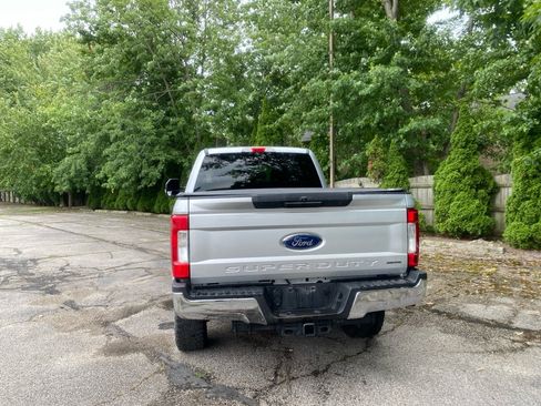 Used 2018 Ford F250 XLT w/ Snow Plow Prep Package AWD/4WD image 4