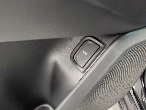 New 2026 Chevrolet Equinox LT w/ Convenience Package II image 15