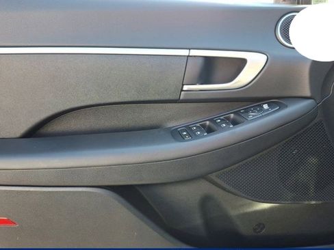 Used 2023 Hyundai Sonata SE w/ Cargo Package image 12