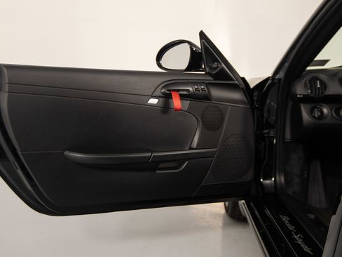 Used 2011 Porsche Boxster Spyder image 37