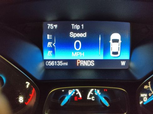 Used 2018 Ford Focus SE w/ SE Appearance Package FWD image 23