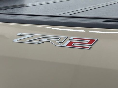 Used 2022 Chevrolet Colorado ZR2 AWD/4WD image 8