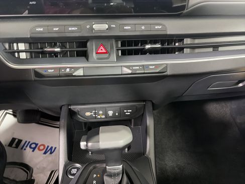 Used 2025 Kia K4 EX image 21