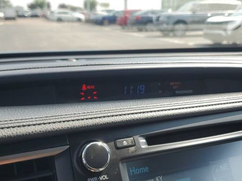 Used 2017 Toyota Highlander XLE AWD/4WD image 26