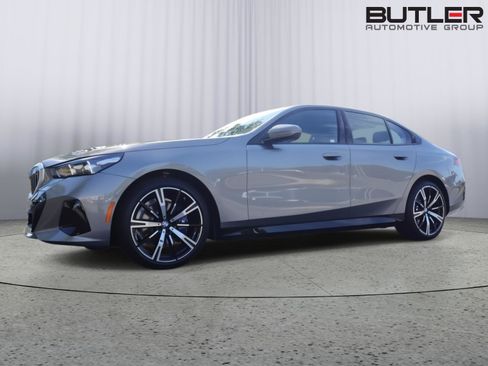 New 2027 BMW 530i w/ M Sport Package RWD image 1