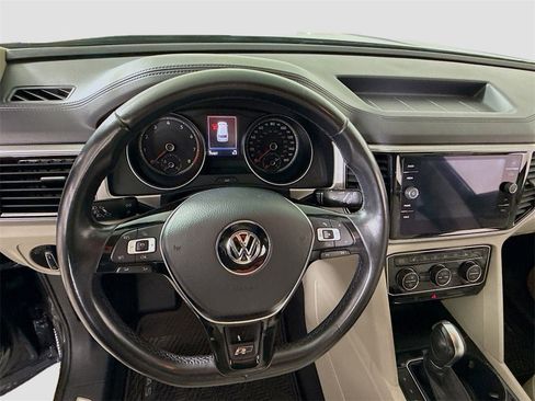 Used 2018 Volkswagen Atlas SEL w/ R-Line Package image 5
