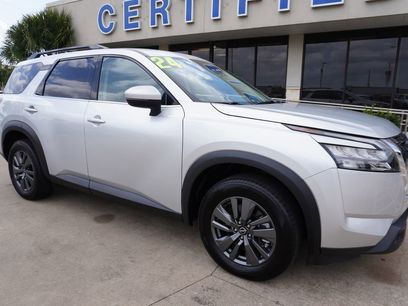 Used 2024 Nissan Pathfinder SV