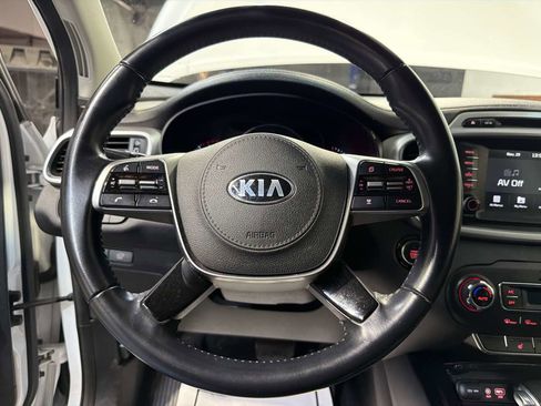 Used 2019 Kia Sorento EX image 17