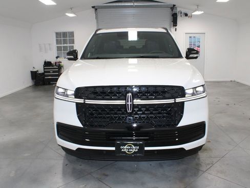 New 2025 Lincoln Navigator L Reserve w/ Jet Appearance Package AWD/4WD image 2