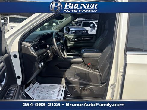 Used 2022 GMC Yukon Denali image 12
