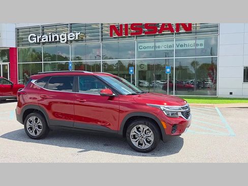Used 2024 Kia Seltos S AWD/4WD image 17