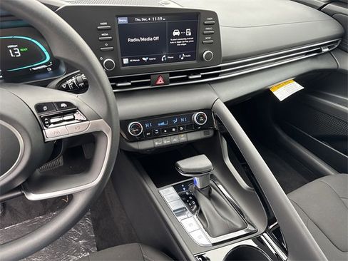 New 2026 Hyundai Elantra Blue image 27