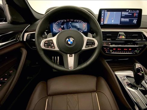 Used 2023 BMW 540i xDrive w/ Dynamic Handling Package AWD/4WD image 4
