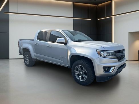 Used 2019 Chevrolet Colorado Z71 AWD/4WD image 8