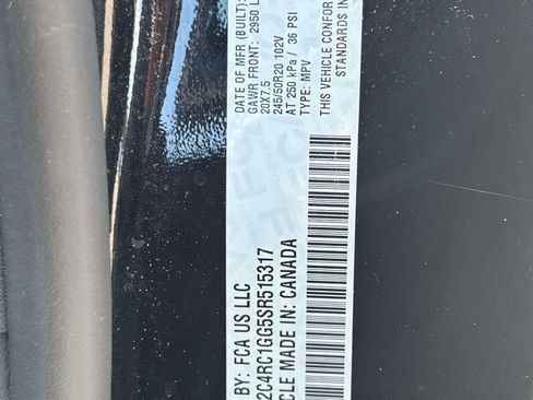 Used 2025 Chrysler Pacifica Limited FWD image 9