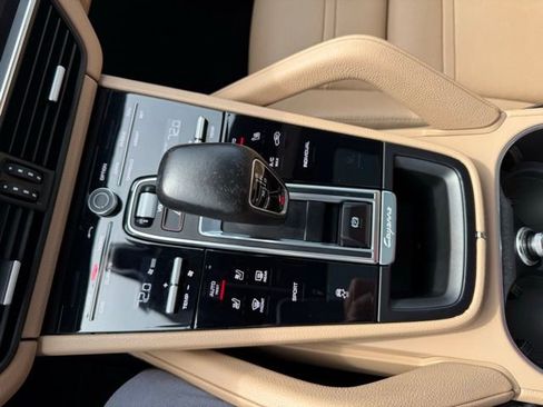 Used 2021 Porsche Cayenne AWD/4WD image 24
