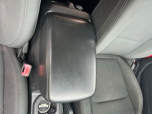 Used 2018 Jeep Wrangler Unlimited Sport AWD/4WD image 36