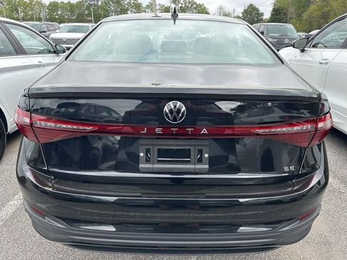 New 2026 Volkswagen Jetta SE FWD image 4