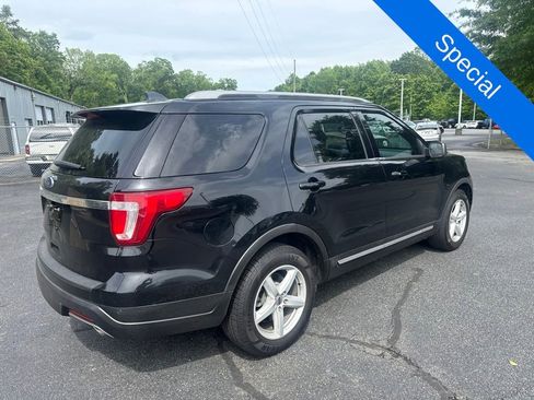 Used 2018 Ford Explorer XLT FWD image 5