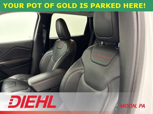 Used 2019 Jeep Cherokee Trailhawk image 21