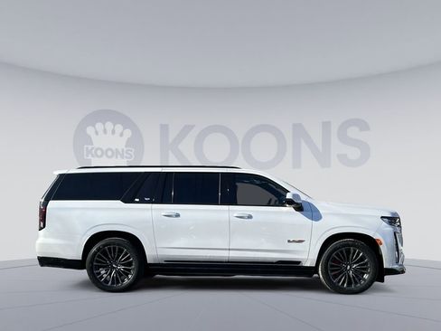 Used 2024 Cadillac Escalade ESV V w/ Heavy-Duty Trailer Package image 7