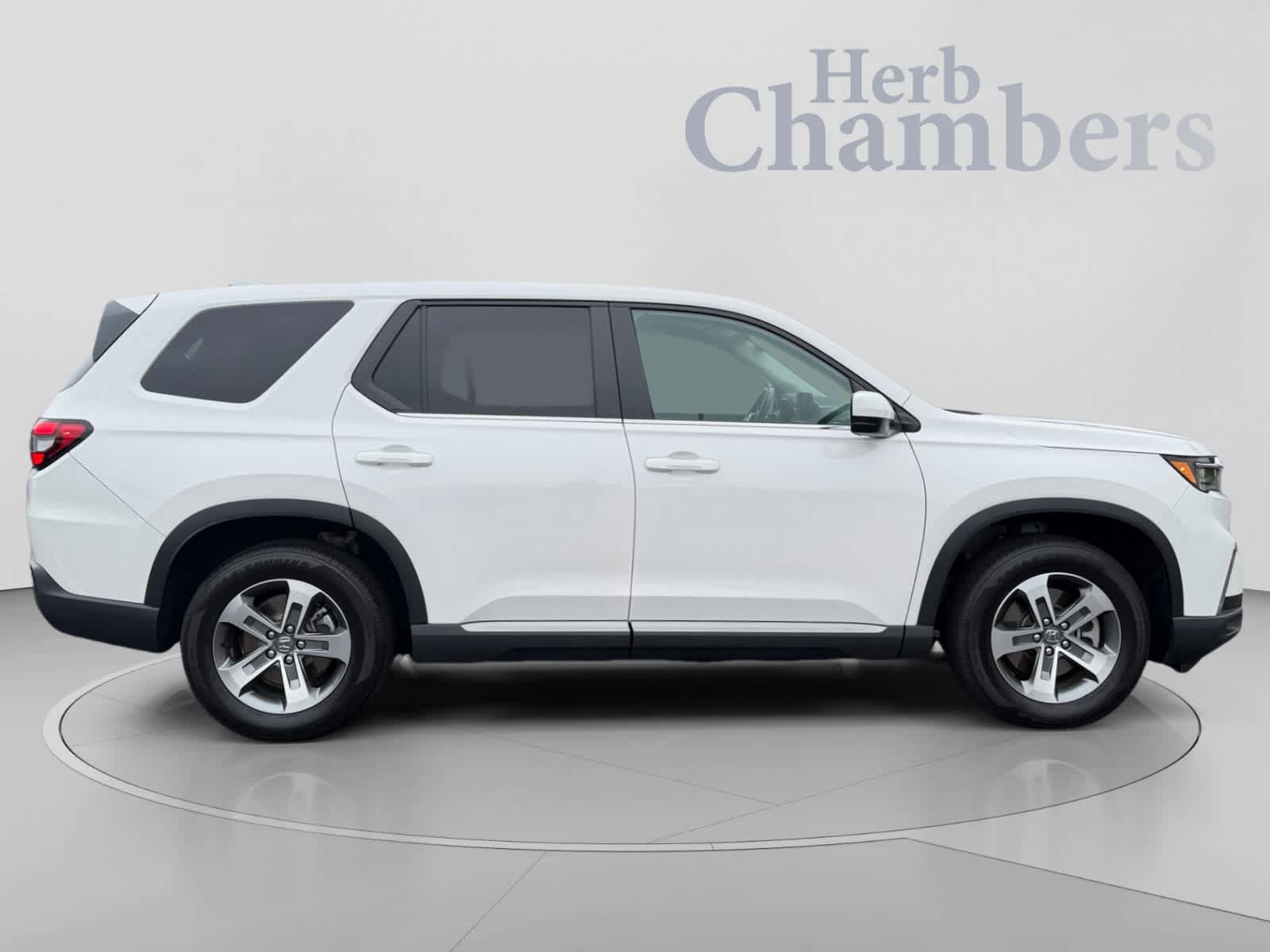 Used 2025 Honda Pilot EX-L image 11
