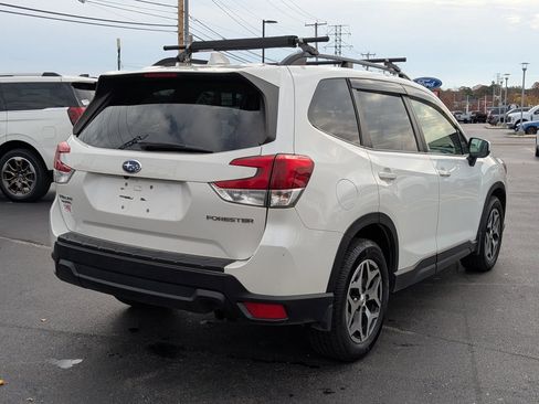 Used 2020 Subaru Forester Premium image 4