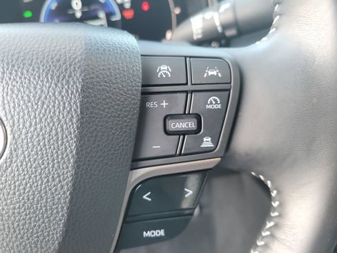 Used 2025 Toyota Camry SE image 26