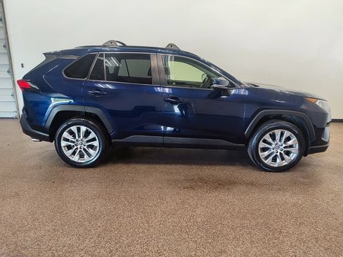 Used 2019 Toyota RAV4 XLE Premium w/ Cold Weather Package AWD/4WD image 7