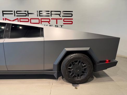 Used 2024 Tesla Cybertruck AWD Crew Cab image 6