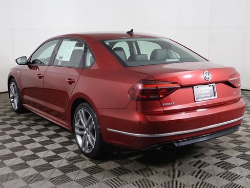 Used 2018 Volkswagen Passat 2.0T R-Line w/ R-Line Lighting Package image 8