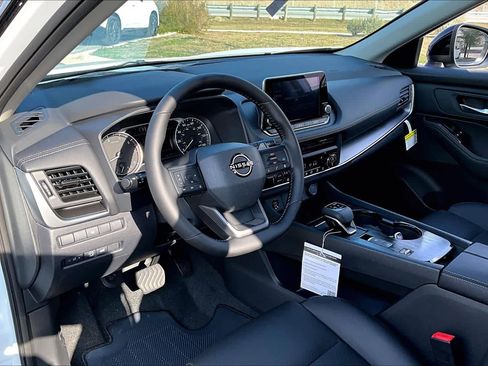 New 2026 Nissan Rogue SV image 8