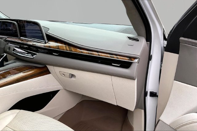 Used 2024 Cadillac Escalade Premium Luxury Platinum AWD/4WD image 19