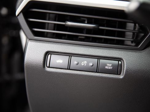 Used 2024 Nissan Altima 2.5 SV image 17