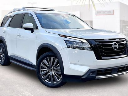 Used 2024 Nissan Pathfinder SL w/ SL Premium Package