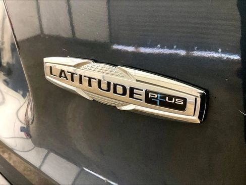 Used 2020 Jeep Cherokee Latitude Plus image 14