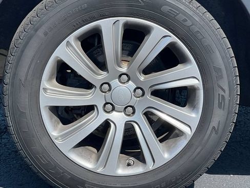Used 2019 Land Rover Discovery Sport SE AWD/4WD image 31