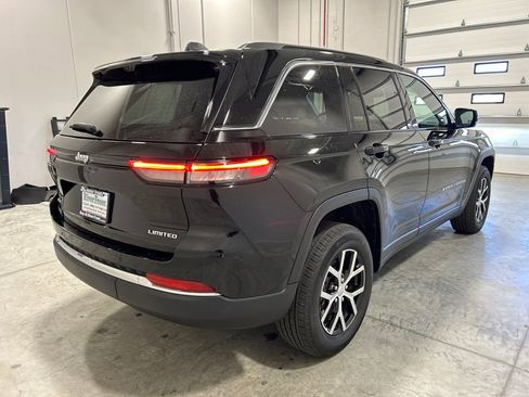Used 2024 Jeep Grand Cherokee Limited w/ Luxury Tech Group II image 6