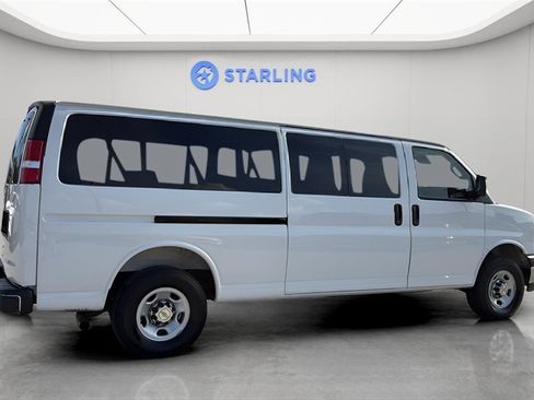 Used 2025 Chevrolet Express 3500 LT w/ LT Preferred Equipment Group image 10