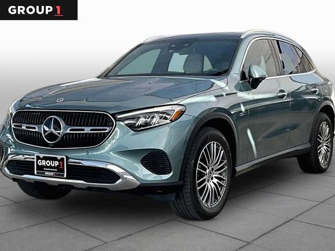 Used 2025 Mercedes-Benz GLC 300 image 1