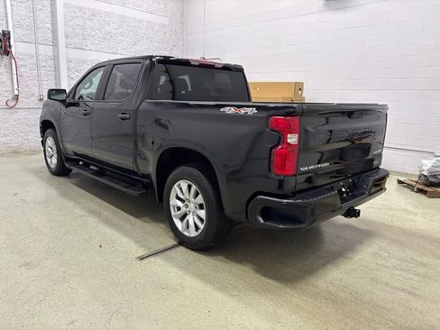 Used 2020 Chevrolet Silverado 1500 Custom w/ Custom Value Package AWD/4WD image 7