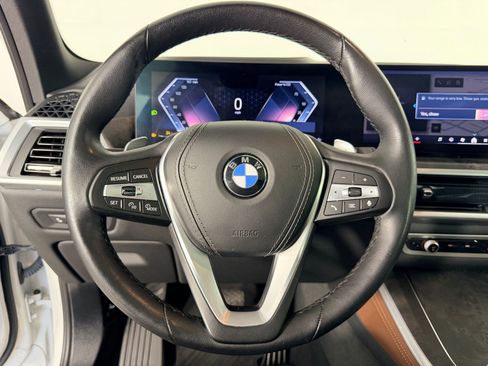 Used 2024 BMW X5 xDrive40i w/ Premium Package AWD/4WD image 11