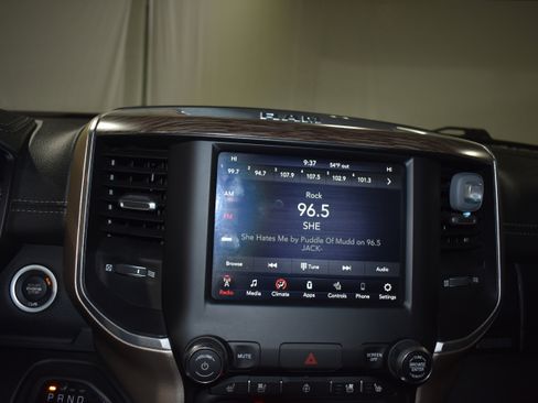 Used 2020 RAM 1500 Laramie image 16